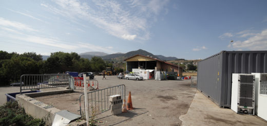 un déchetterie centrale, à La Mure, et 4 points propres intercommunaux forment un maillage afin de jeter encombrants, déchets verts, bois, cartons, ferrailles et gravats principalement.