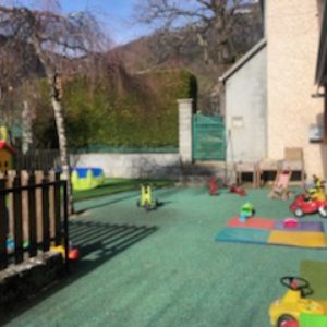 Aperçu de la cour extérieure de la micro-crèche A Vaulx Câlins